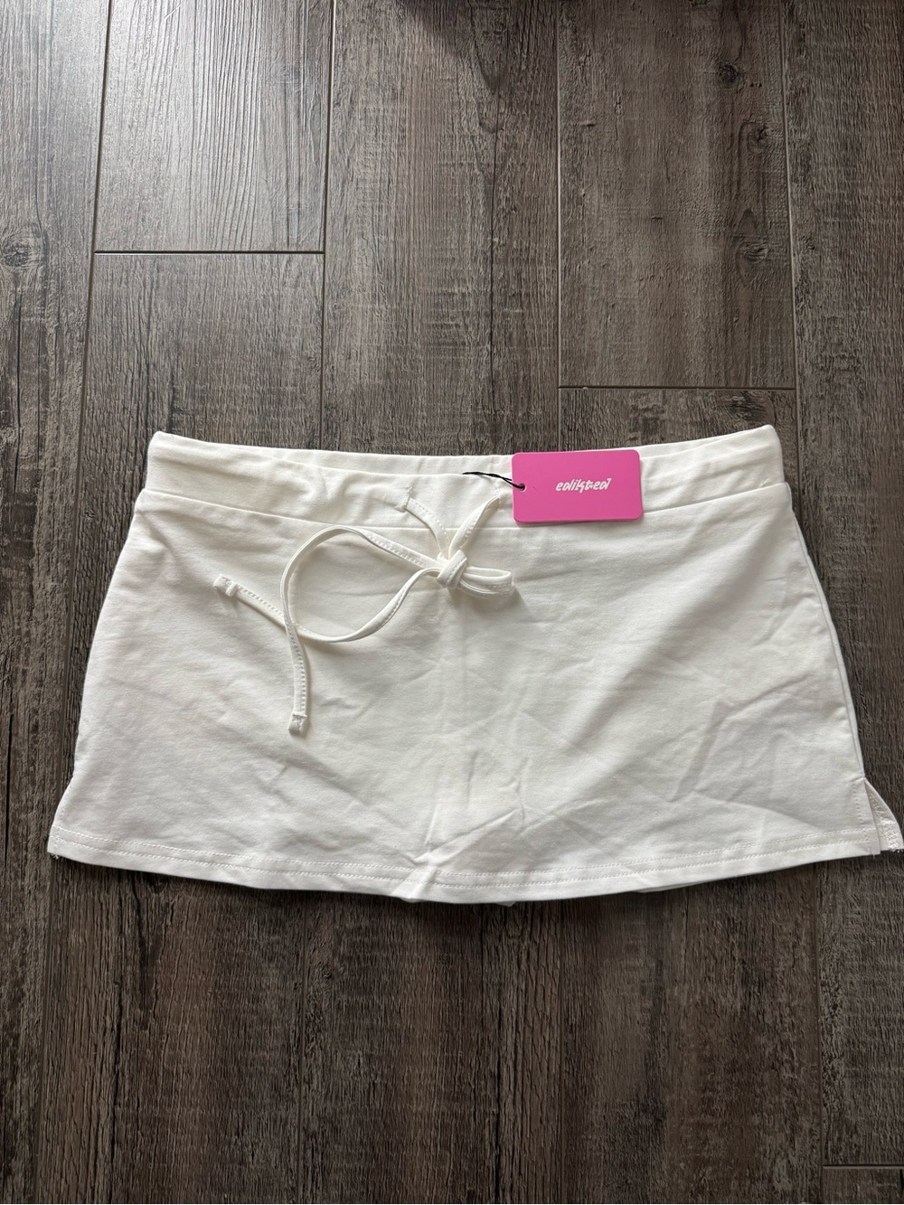 Edikted Bayside Slitted Micro Skort Cream Size Medium NWT